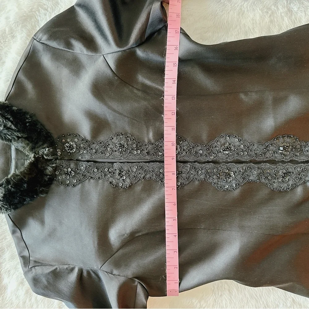 NWT Gorgeous Black Hype satin, beaded and faux fur coat. Size 10 - Picture 3 of 16